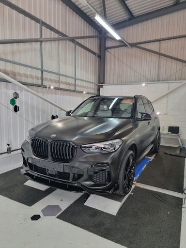 BMW X5 wrapped satin black